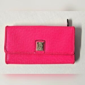9 & Co Wallet. New w/o tags Pink Canvas